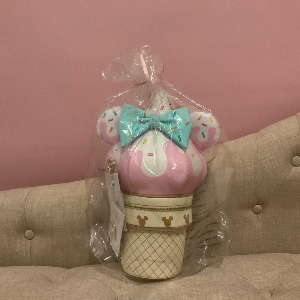 Loungefly Disney Stitch shoppe Minnie Ice Cream bag purse